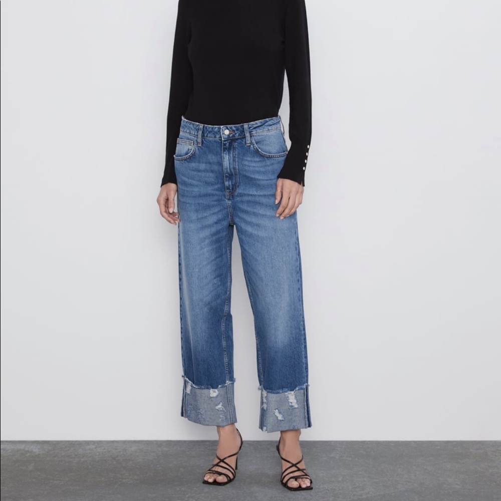 NWOT Zara Turned Up Straight Leg Jeans with ripped detail, medium blue